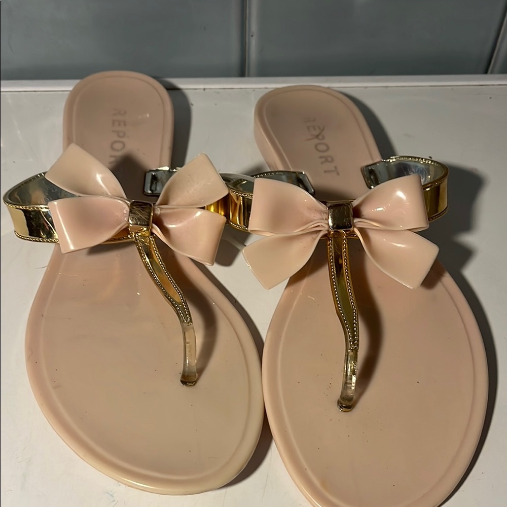 Report Cream and Gold Sandals with Decorative Bow